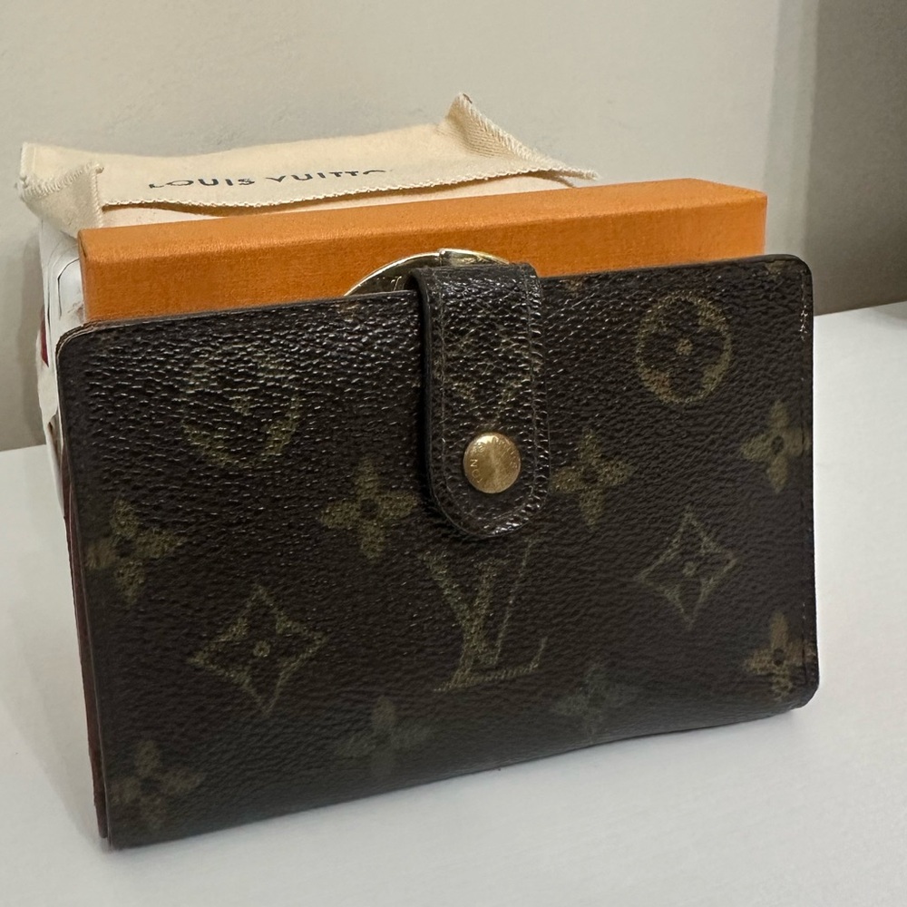 Clean out! Authentic Louis Vuitton monogram vintage kiss lock Wallet, LV wallet